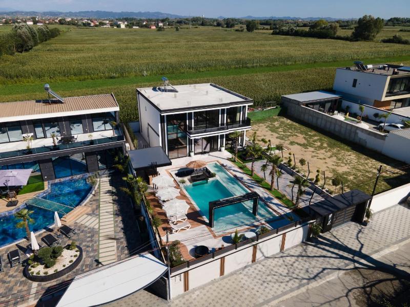Azura Villa with Pool Sauna Jacuzzi - image 16