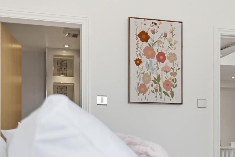 6BR Triplex | Pool Table | Rooftop Garden - image 39