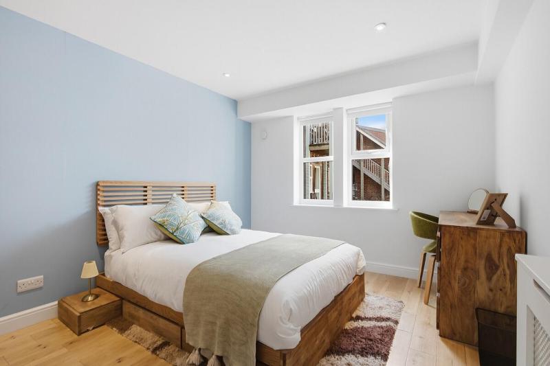 6BR Triplex | Pool Table | Rooftop Garden - image 18