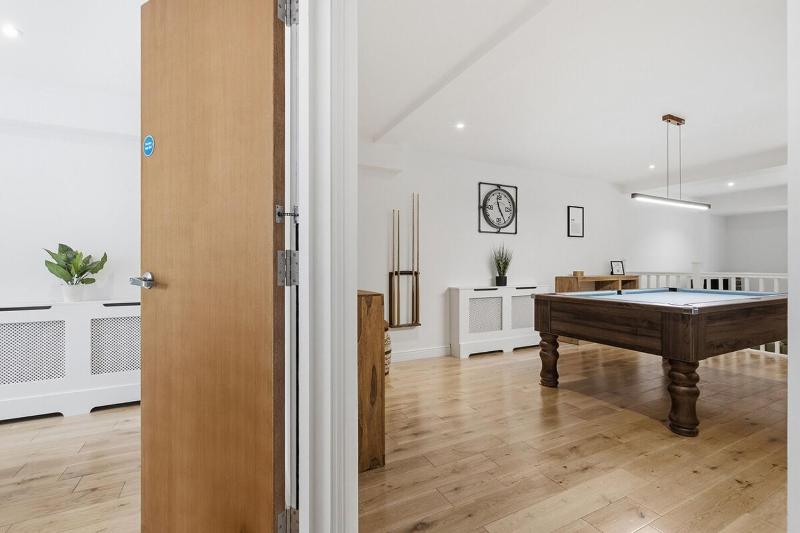 6BR Triplex | Pool Table | Rooftop Garden - image 25