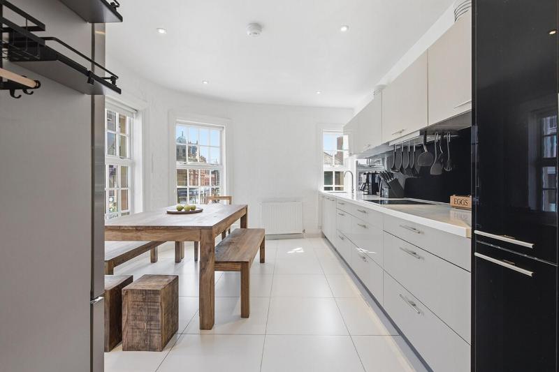 6BR Triplex | Pool Table | Rooftop Garden - image 15