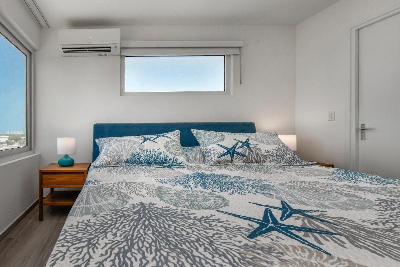 Aruba Coco luxury appartments - image 32