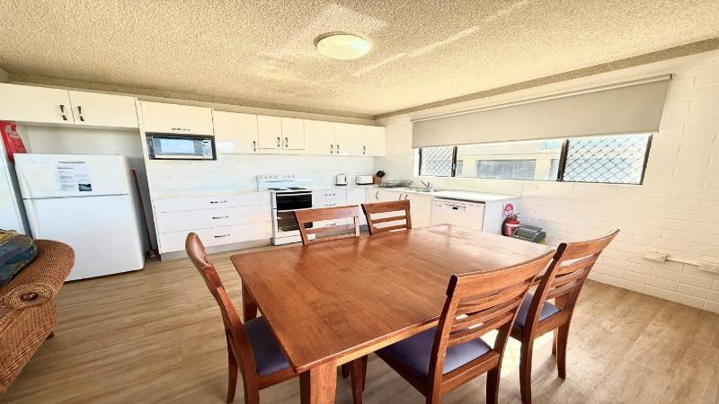Aurora 2 Downstairs - Lifestyle Yamba - image 3