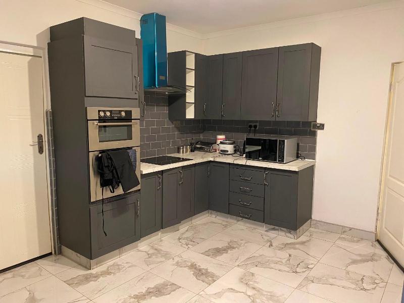 KJ Apartments - image 10