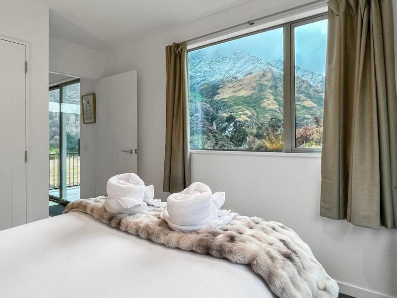 Shotover River 2 Bedrooms Luxury - image 18