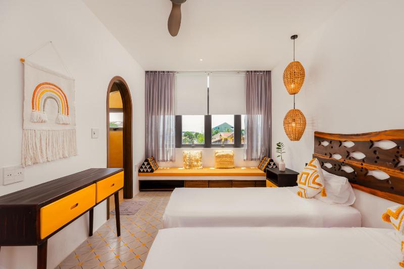 Sunrise Villa 4BR Beachside by HÙA Homes - image 6