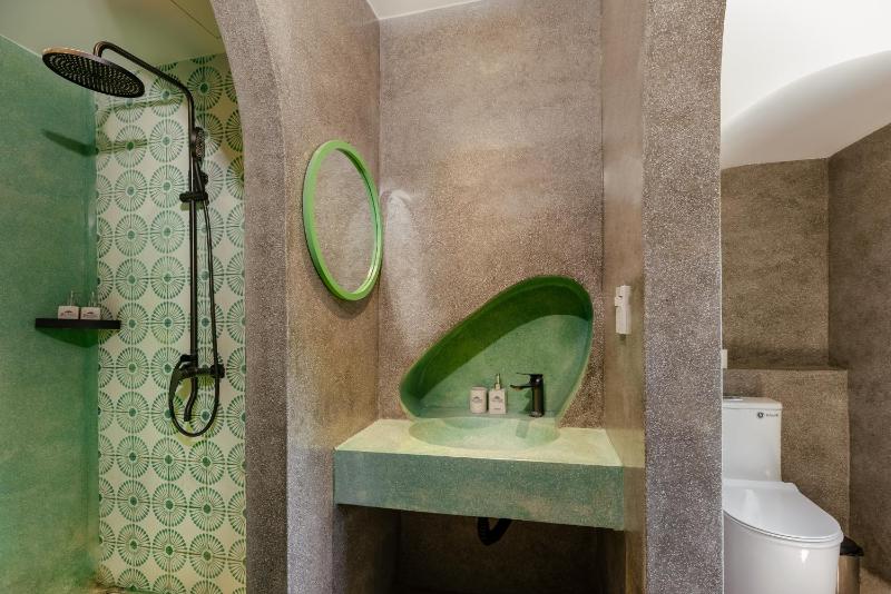 Sunrise Villa 4BR Beachside by HÙA Homes - image 14