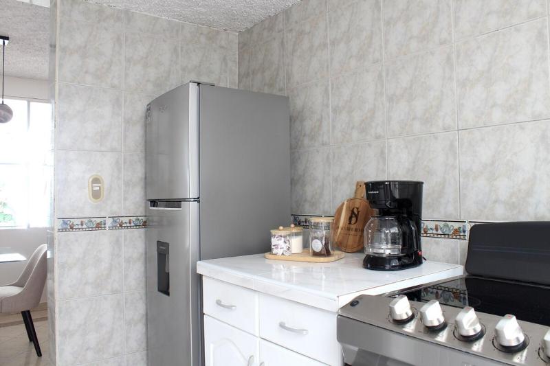 Casa Fontana - 3BR Home with Terrace & Free Parking - image 13