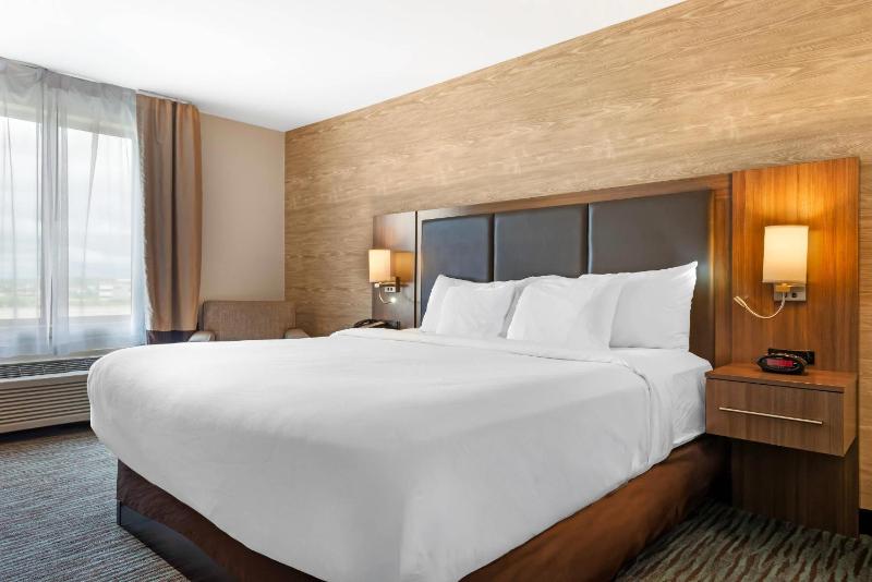 Comfort Inn & Suites Calgary Airport - North - image 14