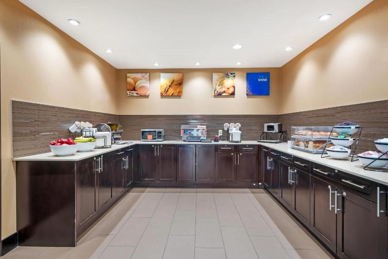 Comfort Inn & Suites Calgary Airport - North - image 7