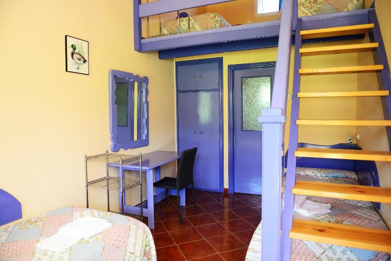 Quadruple Room with Garden View image 2