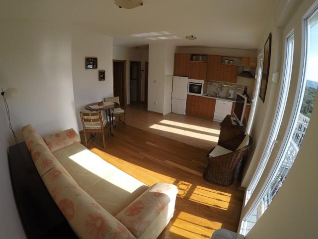 Apartment with Sea View image 2