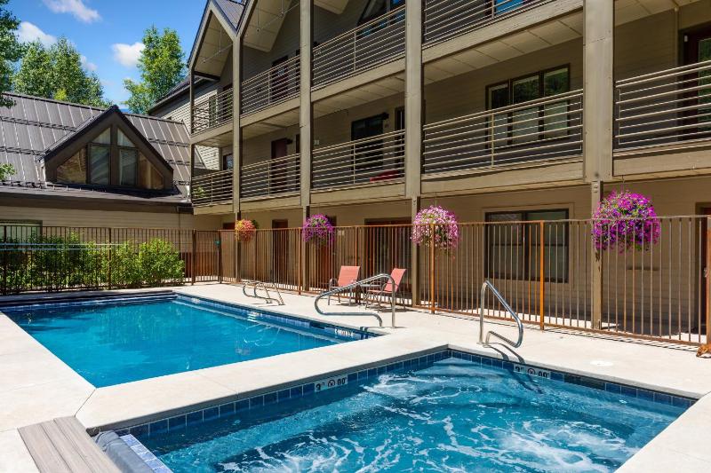 Riverfront blocks to ski - Mtn Views Hot Tub at Viking Lodge 217 condo - image 31