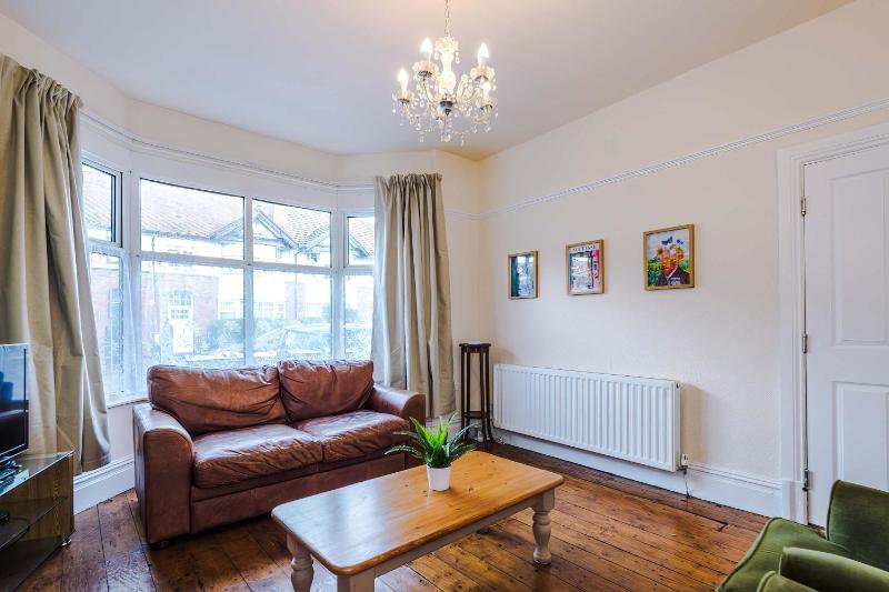 19 Grange Road - image 13