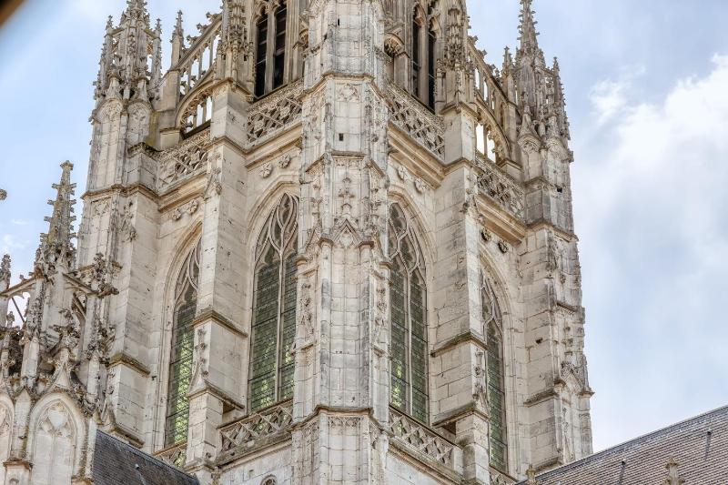 JACKY - Joli 2 pièces avec vue sur l'Eglise Saint Maclou - image 25