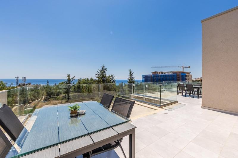 Sapphire Coast Drymades Modern 2BR Apartment by PikHost - image 8