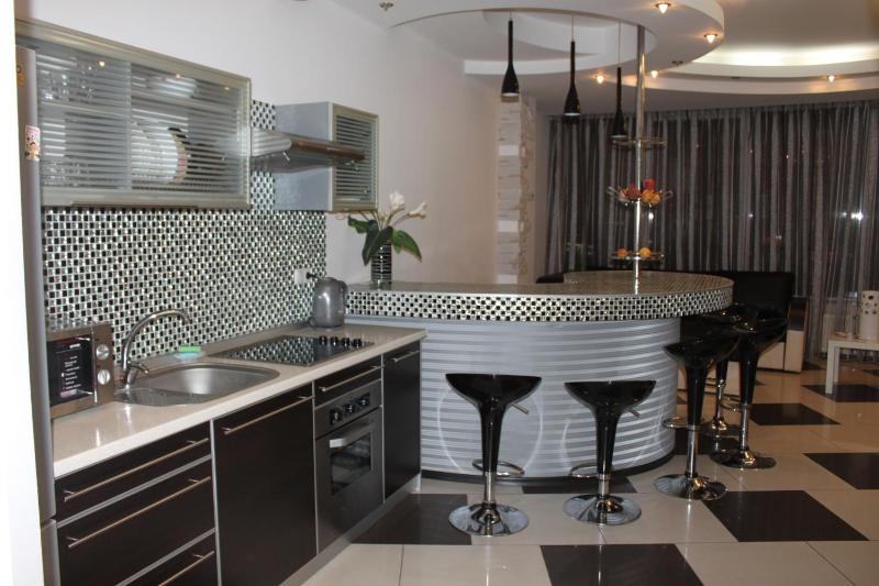 Cozy Apartment in Most City Center - image 10