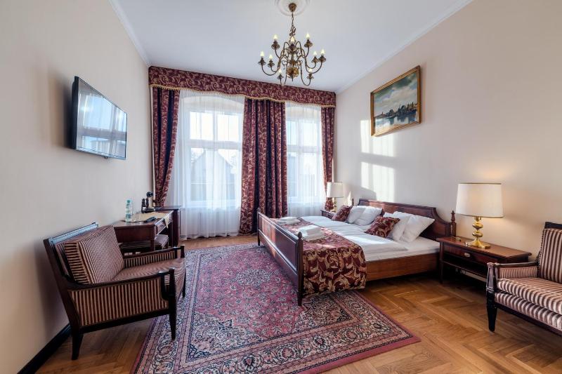 Deluxe Double Room (2 Adults + 1 Child) image 2