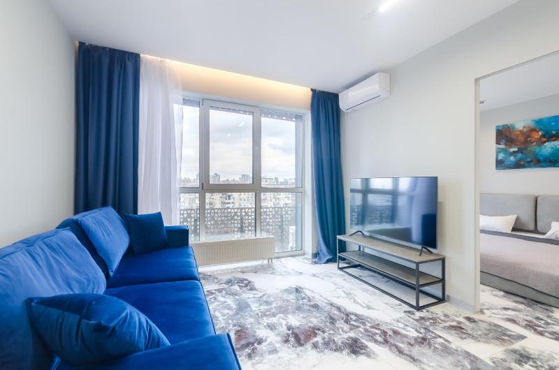 7-23 Kvartet Vasyl Lypkivskyi 16b Kyiv railway station metro nearby fantastic city view Petrovdom Apartment - image 10