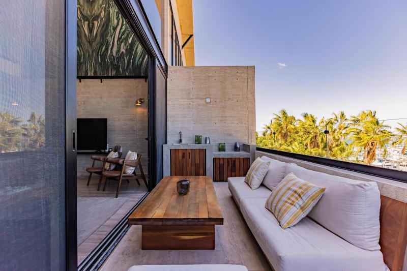 Rooftop Pool & Marina Views Plunge Pool Penthouse - image 29