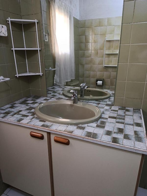 Ditshane Guesthouse - image 11