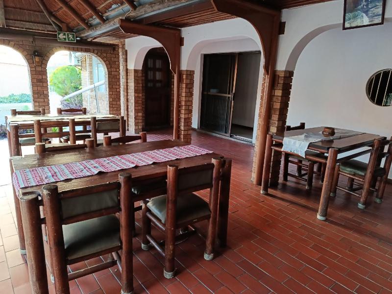 Ditshane Guesthouse - image 9