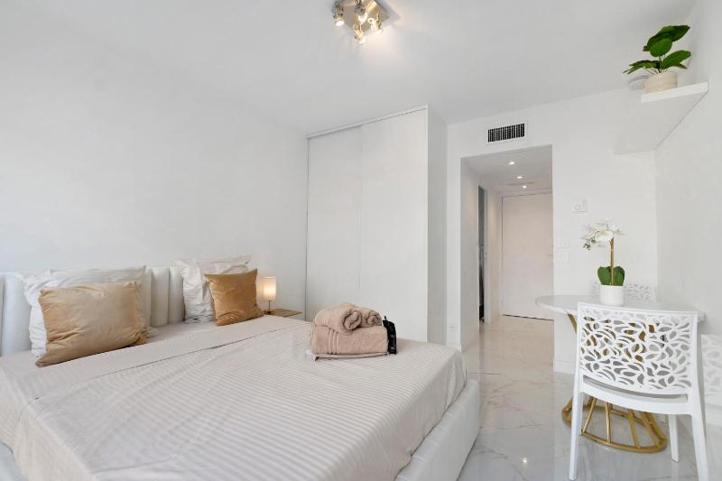 Cosy and Central - image 13
