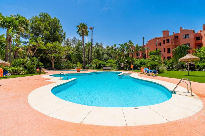 Cubo's Alicate Playa Marbella Apartment - image 9