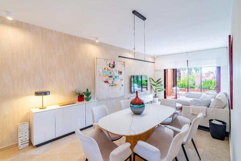Cubo's Alicate Playa Marbella Apartment - image 31