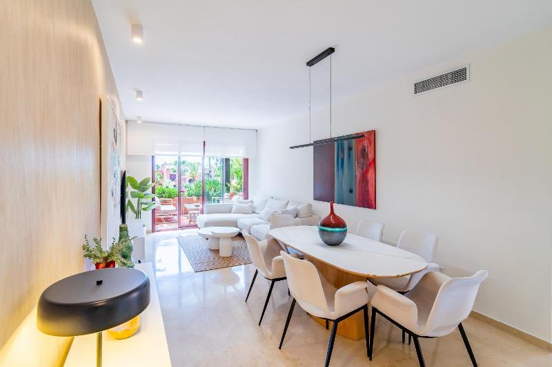 Cubo's Alicate Playa Marbella Apartment - image 4