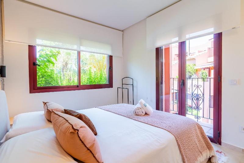 Cubo's Alicate Playa Marbella Apartment - image 28