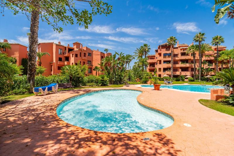 Cubo's Alicate Playa Marbella Apartment - image 35