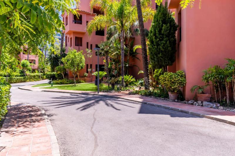 Cubo's Alicate Playa Marbella Apartment - image 13