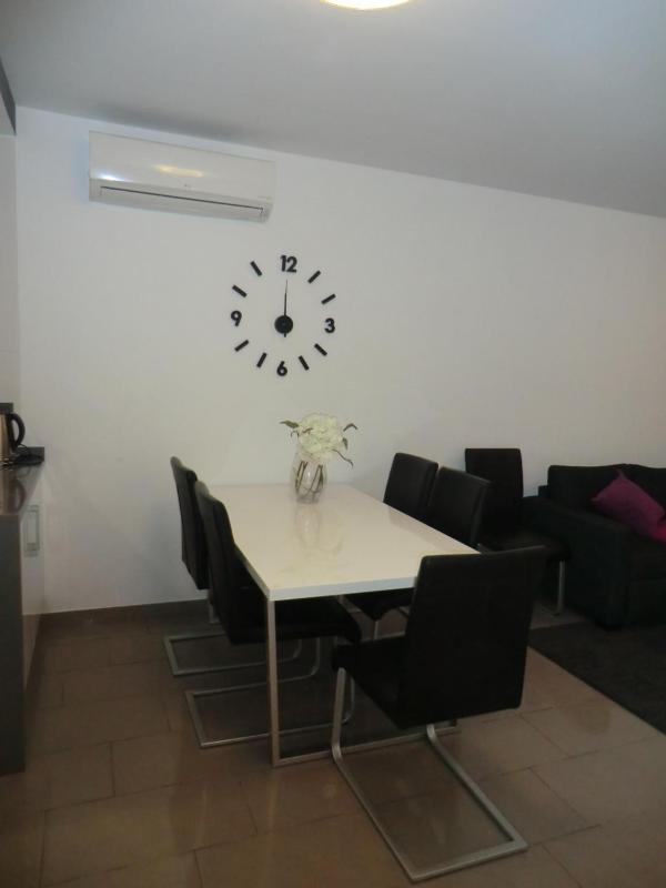 Two-Bedroom House image 3