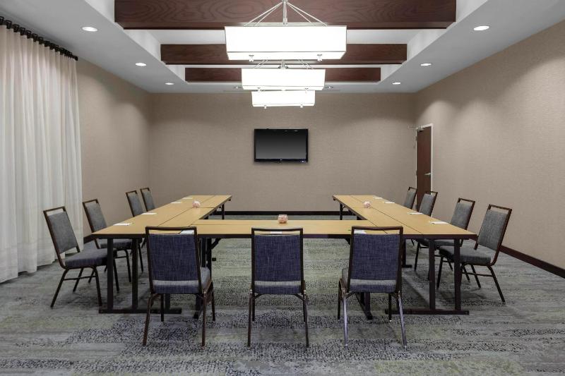 Courtyard by Marriott Memphis Downtown - image 9