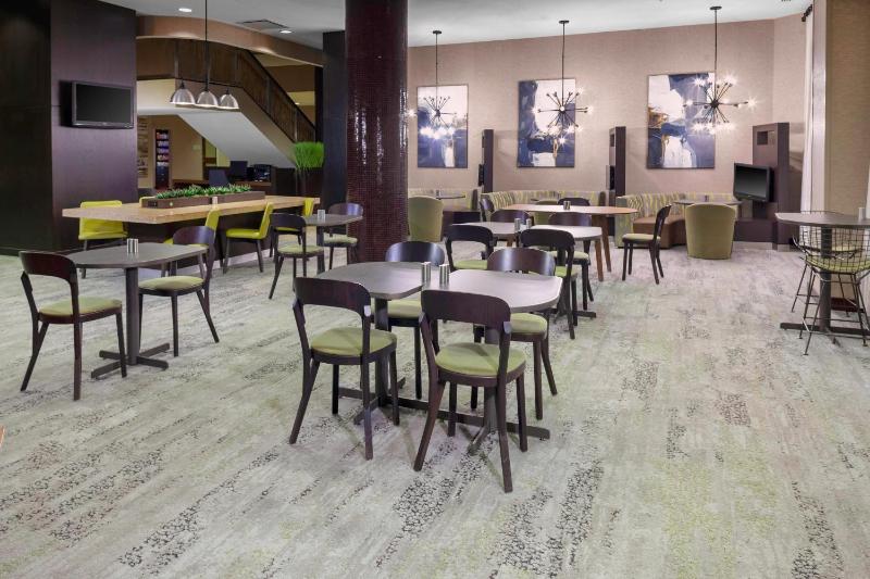 Courtyard by Marriott Memphis Downtown - image 21