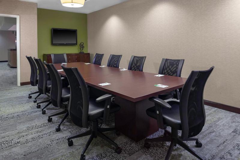 Courtyard by Marriott Memphis Downtown - image 17