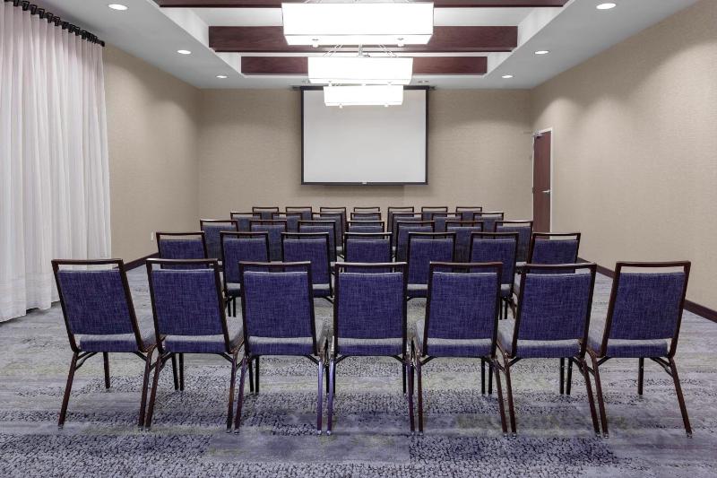 Courtyard by Marriott Memphis Downtown - image 19