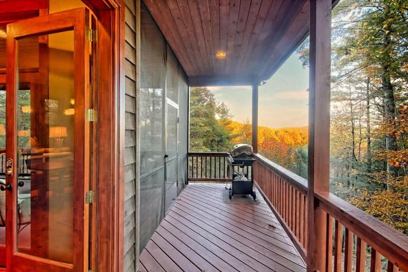 Cottage in the Woods Retreat - image 27