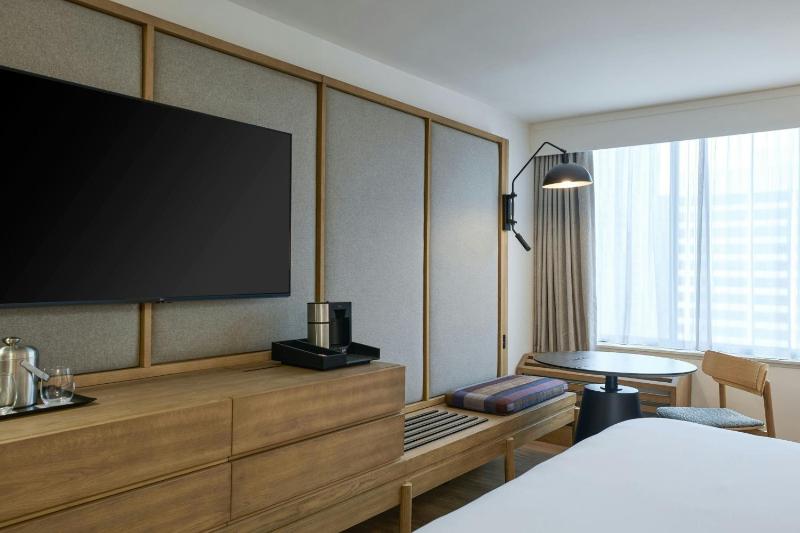 Sheraton Philadelphia University City Hotel - image 7