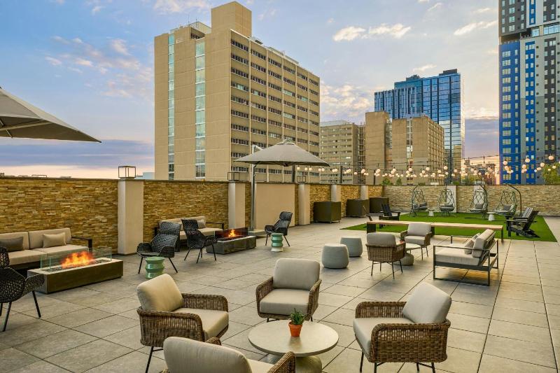 Sheraton Philadelphia University City Hotel - image 8