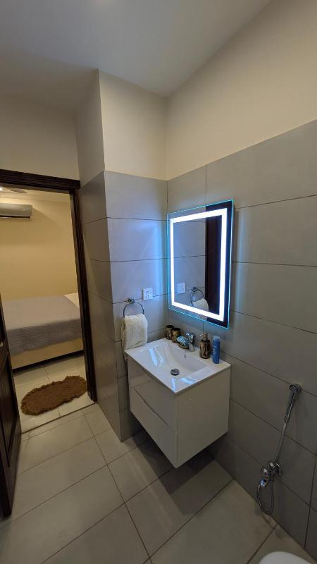Luxury 2BR apartment self check-in families & friendly - image 6