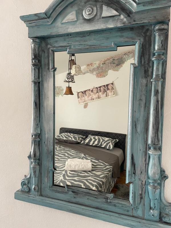 Apartment Vintage Art - image 12
