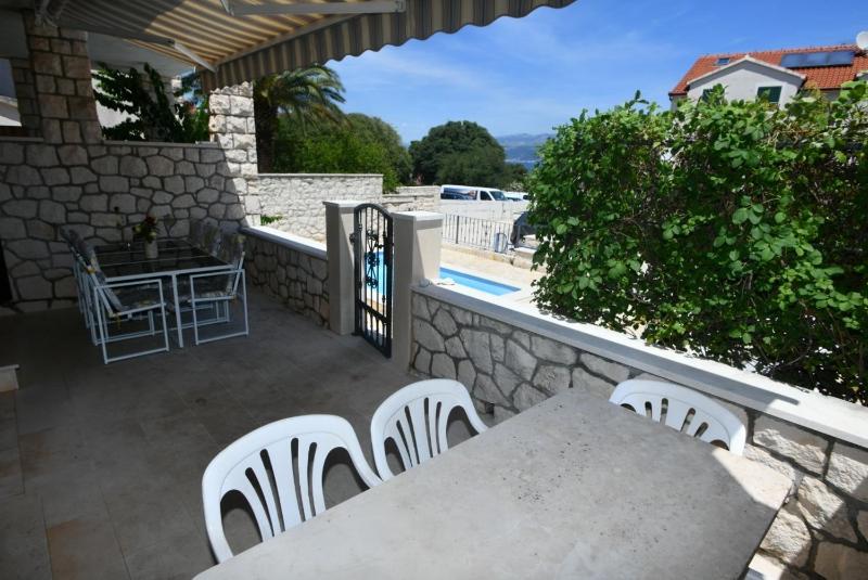 Seaside apartments with a swimming pool Supetar Brac - 11360 - image 21