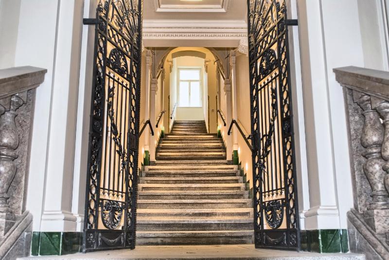 One-Bedroom Apartment with Patio image 3