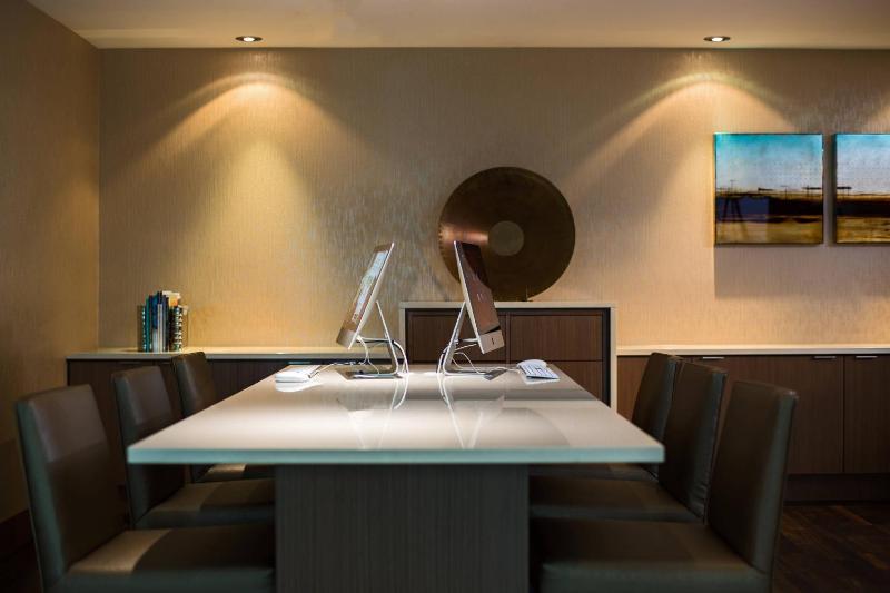 Vancouver Marriott Pinnacle Downtown Hotel - image 10