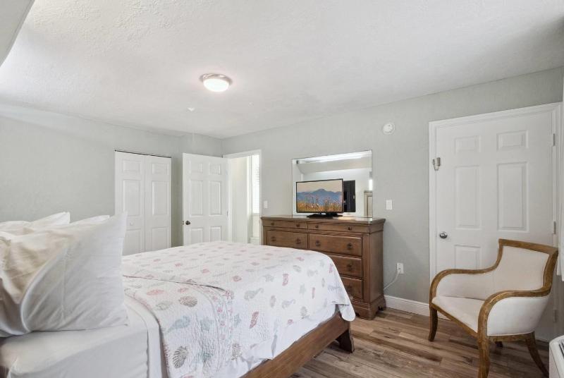 Howard Johnson by Wyndham Oceanfront Daytona Beach - image 48