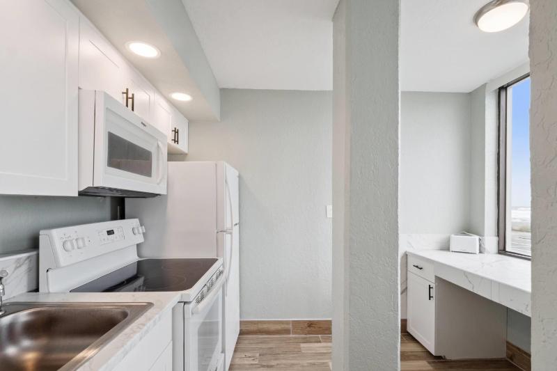 Howard Johnson by Wyndham Oceanfront Daytona Beach - image 39