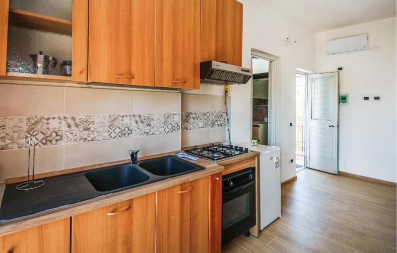 Lovely Home In Marzamemi With Wifi - image 12
