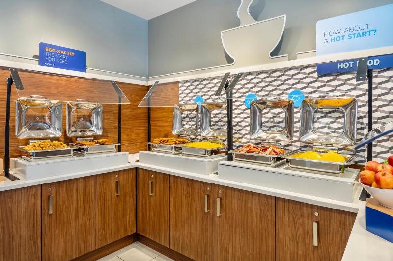 Holiday Inn Express Toronto Downtown By IHG - image 13